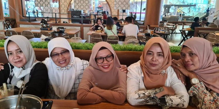Kepala Divisi UMKM Y-APK Santap Siang Bersama di Trans Studio Mall