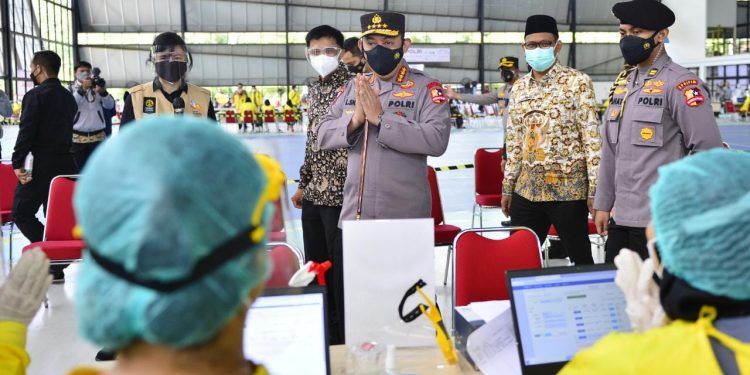 Tinjau SVMI di UI, Kapolri: Hilangkan Perbedaan Bersatu Lawan Covid-19