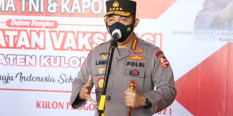 Kapolri Ingatkan Warga Disiplin Prokes di Sektor Ekonomi
