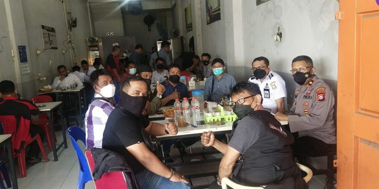 Bangun Sinergitas, Kapolsek Rappocini Menggelar Coffee Morning Bersama Unsur Tripika dan Insan Pers