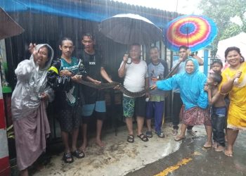 Hujan Deras, Warga Kaluku Bodoa Amankan Ular Sawah 3 Meter