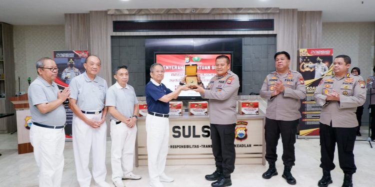 Buddha Tzu Chi Serahkan Bantuan 5.000 Paket Sembako Melalui Polda Sulsel