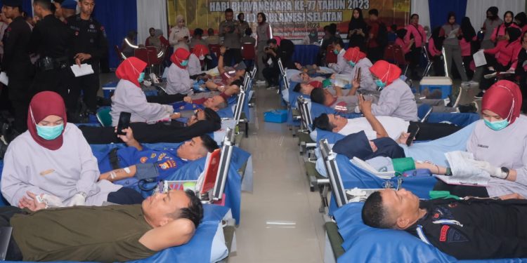 Gelar Donor Darah Hari Bhayangkara Ke 77, Polda Sulsel Kumpulkan 422 Kantong Darah