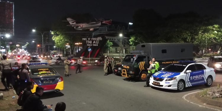 Polisi Bersama TNI Lakukan Pengamanan Kegiatan Perguruan Silat di Malang Kota Tertib