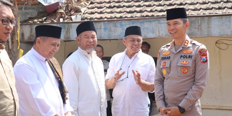 Kapolres Batu Letakkan Batu Pertama Pembangunan Masjid Darul Taqwa Bhayangkara
