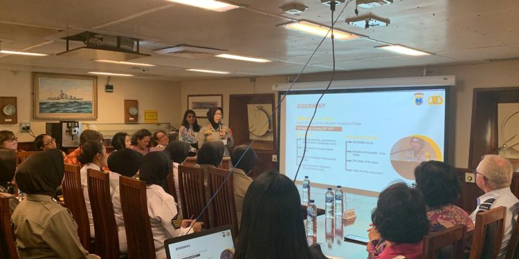 Jadi Pembicara Indo-Pasific Endeavour 2023, Kapolres Tanjung Perak Sampaikan Peran Kepemimpinan Polisi Perempuan