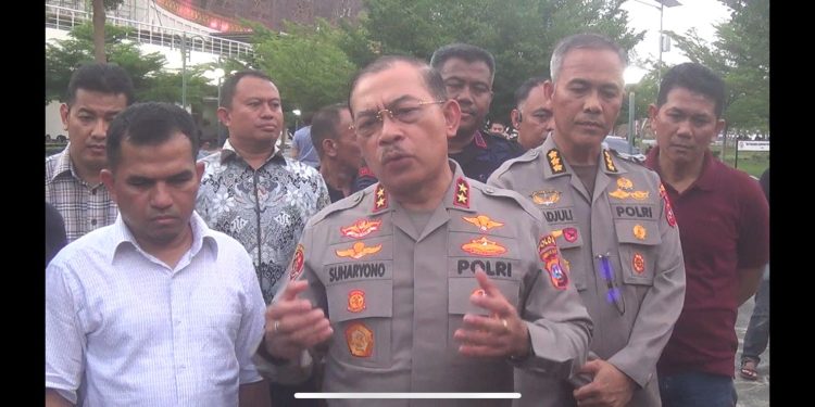 Kapolda Sumbar pastikan Anggotanya tidak ada yang Pijak Tempat Ibadah di Mesjid Raya Sumbar