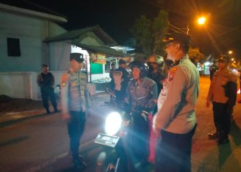 248 Polisi dan TNI Lakukan Pengamanan Pengesahan Warga Baru PSHT di Bondowoso Kondusif