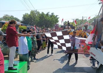 Meriahkan HUT RI Ke-78, Camat Wonorejo Lepas Ratusan Peserta Pawai Karnaval
