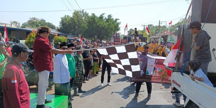 Meriahkan HUT RI Ke-78, Camat Wonorejo Lepas Ratusan Peserta Pawai Karnaval