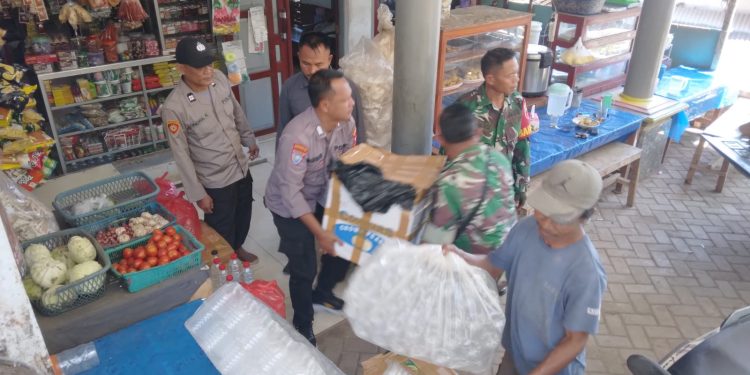 Penertiban Miras, Polisi di Situbondo Amankan Ratusan Botol Arak