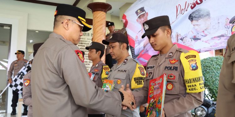Polresta Banyuwangi Berbagi Buku Dukung Pendidikan dan Literasi