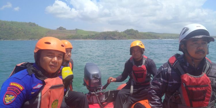 Polresta Banyuwangi dan Tim.SAR Gabungan Sisir Seluruh Perairan Banyuwangi, Cari ABK yang Hilang