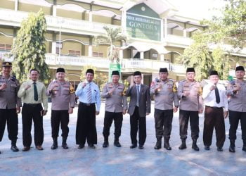 Pererat Jalinan Silaturahmi, Kapolda Jatim Kunjungi Pondok Gontor di Kediri