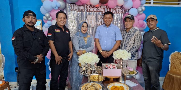 Owner Rumah Makan Masakan Padang Rayakan Ulang Tahun ke – 43