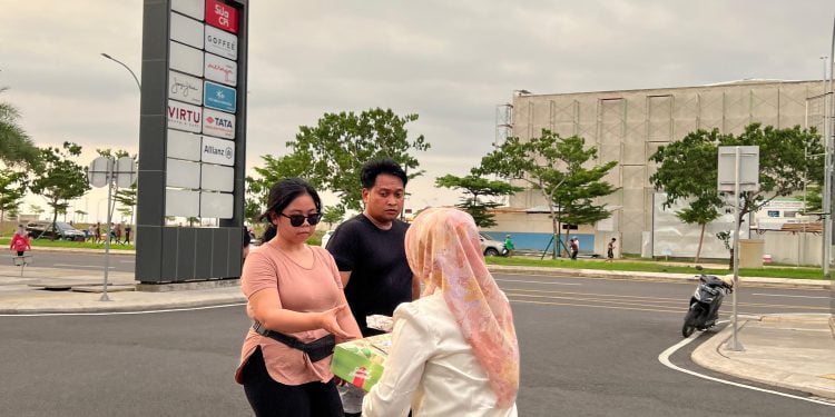 Peringati Hari Ibu, Owner BSSKIN Berbagi Snack Bagi Kaum Ibu-ibu