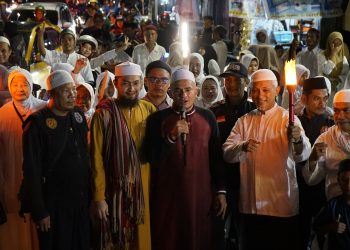 Majelis Shiratal Mustaqim Sambut Ramadhan dengan Jalan Bersama Membawa Obor
