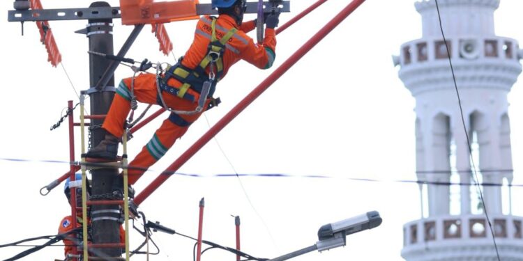 Ketua Komisi VII DPR RI Apresiasi Langkah PLN Jaga Pasokan Listrik Andal Selama Ramadan dan Idul Fitri 1445 H di Sulselrabar