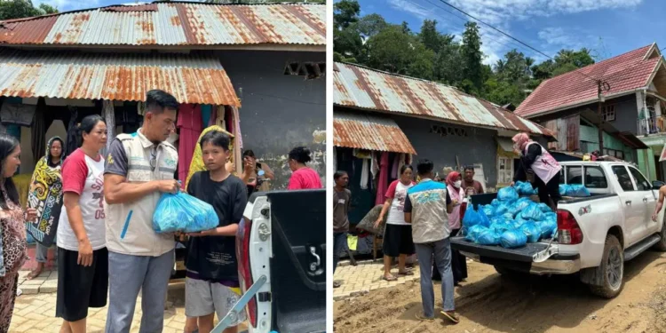 Tanggap dan Cepat, YBM PT PLN (Persero) UP3 Kendari Salurkan Bantuan Korban Banjir