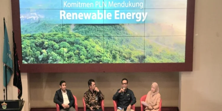 Di Hadapan Mahasiswa UNHAS, GM PLN UID Sulselrabar Paparkan Transisi Energi