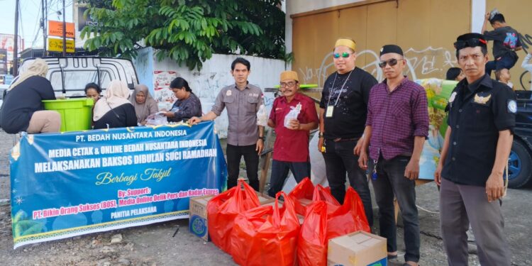 Bedah Nusantara Indonesia Berbagi Berkah: 500 Paket Takjil untuk Pengguna Jalan di Makassar