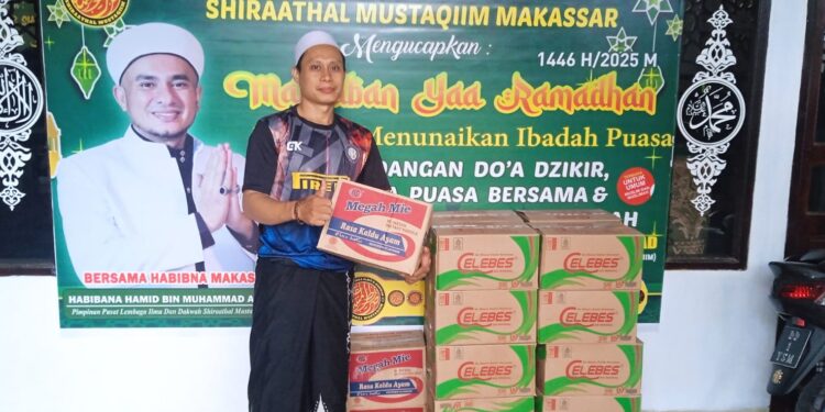 Kepala Biro Radar NKRI Serahkan Bantuan untuk Warga Korban Kebakaran di Makassar