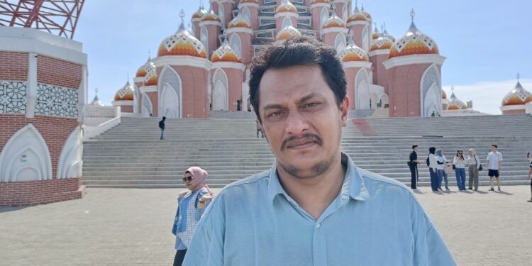 Terlantar di Makassar karena Janji Kerja Palsu, Putra Musisi Legendaris Latif Khan Akhirnya Pulang ke Jakarta