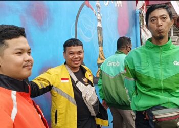 Raja Wangi Makassar Rayakan Anniversary ke-17, Bagikan 2.500 Botol Parfum Gratis untuk Ojol