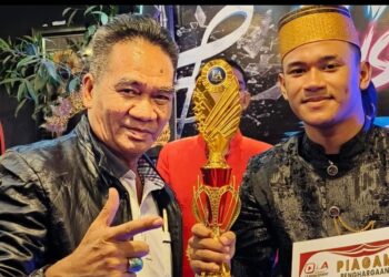 Sengit di Grand Final, Muhammad Rhadit Rebut Juara 1 Lomba Karaoke LA MANAGEMENT